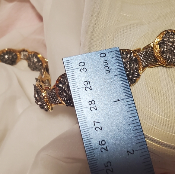 Vintage Versace belt.  Used in great condition. - Picture 4 of 16